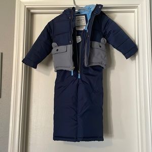 Boys 3T winter coat w/ hood + matching snow bibs  gently used great condition.